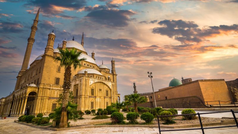 places to visit in cairo at night